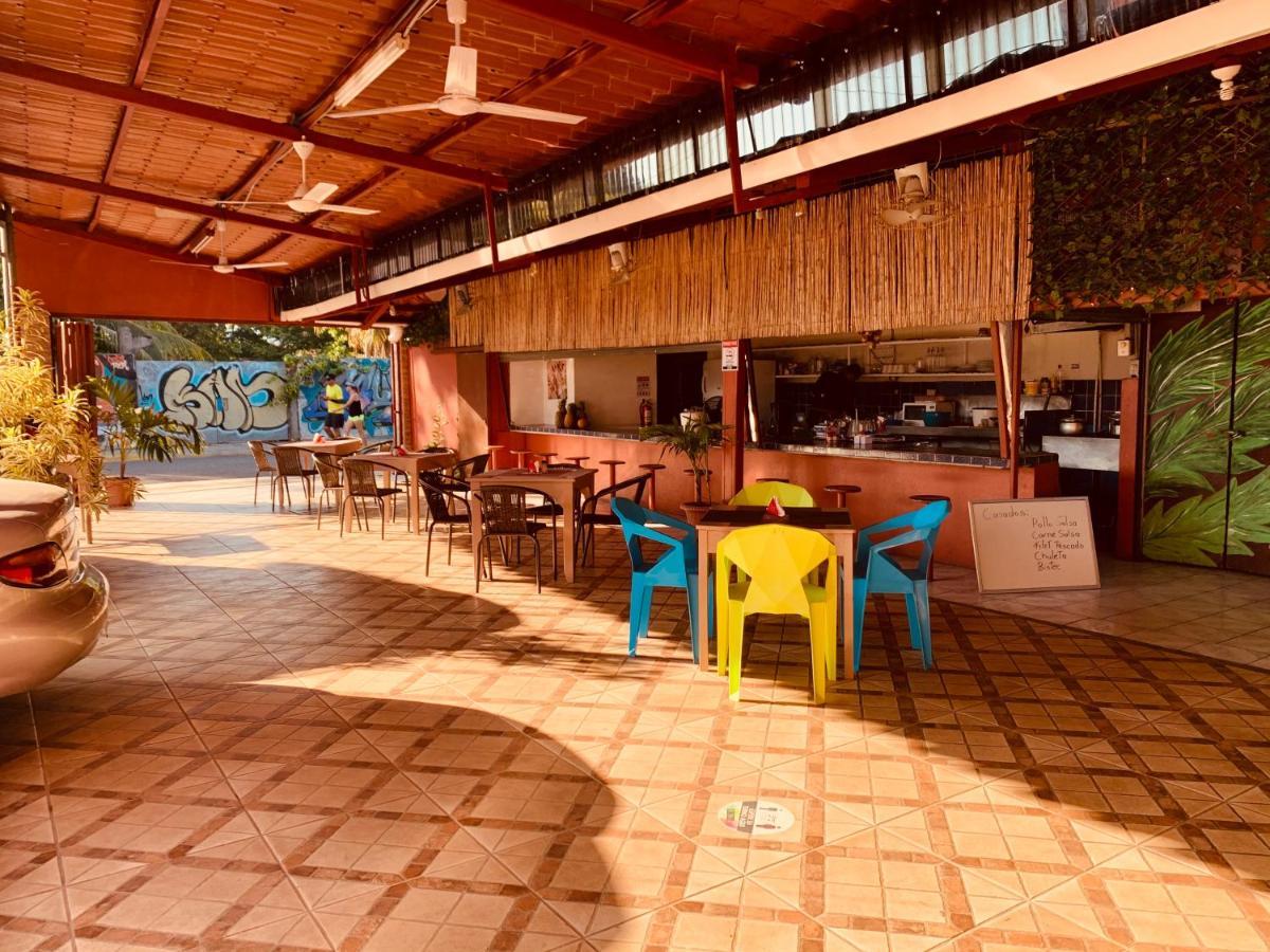 Hotel Cabinas Jacomar Kültér fotó